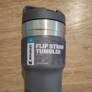 NWT Stanley 20oz Flip Straw Tumbler